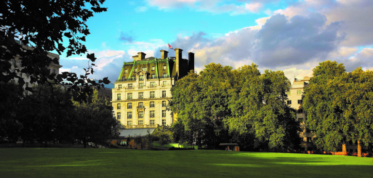 The Ritz London: оазис стабильности