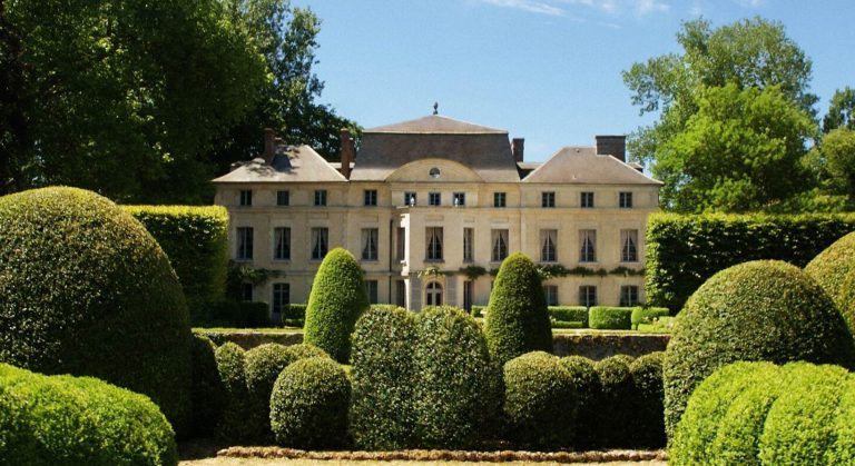 Primard: в бывших владениях Катрин Денев