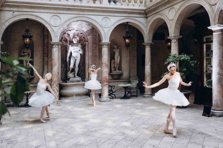 Ужин со смыслом: спектакли и шоу в ресторанах