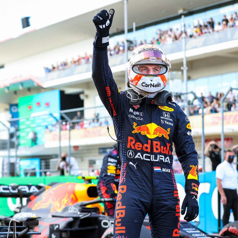 Ферстаппен уходит от погони