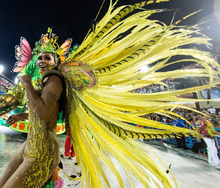 Бразилия: пасхальный танец