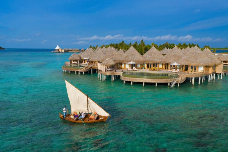 The Nautilus Maldives: в гости к мантам