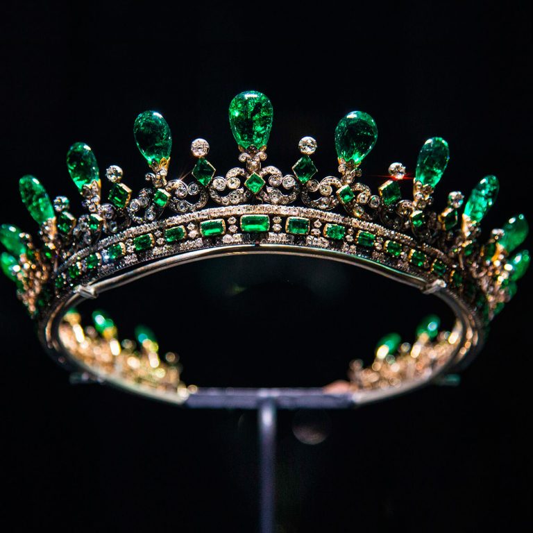 В честь парюры королевы Виктории