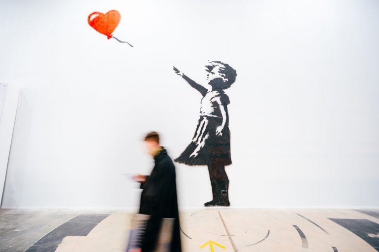 Найти Бэнкси в «Севкабель Порту»