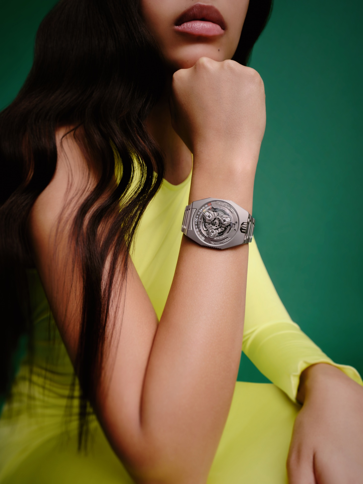 URWERK представил новую модель UR-100V Magic T