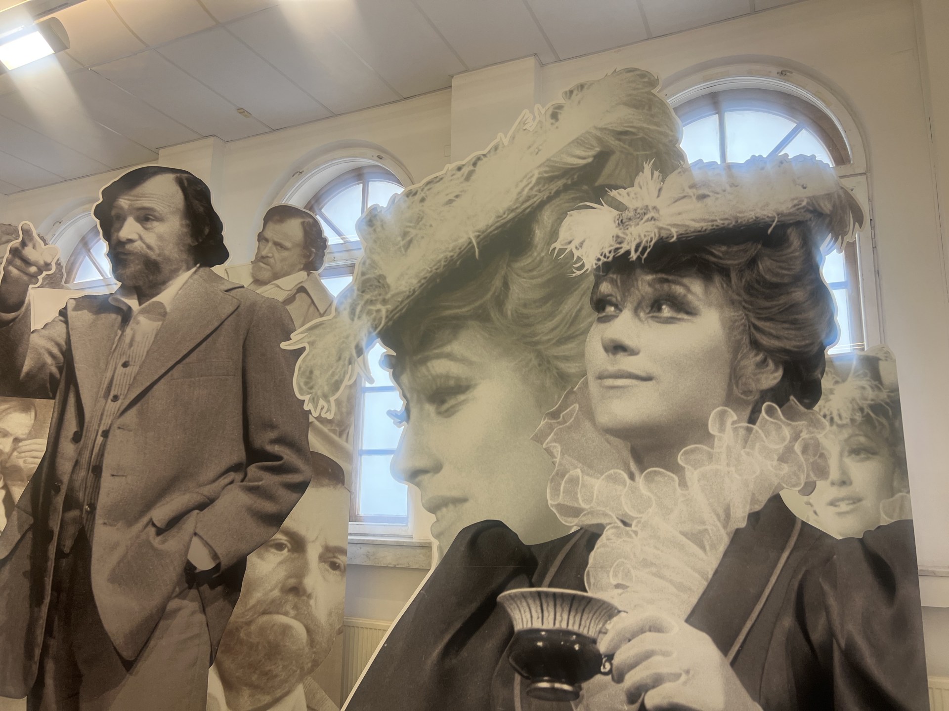 Открывается выставка к юбилею МХТ