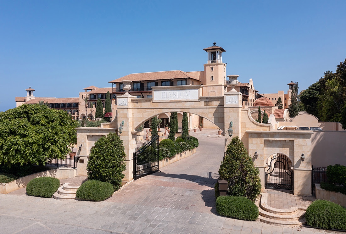 Весна в Elysium: жасмин, тюльпаны, черепахи