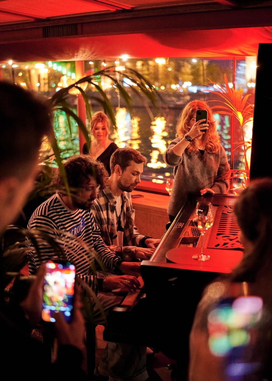 По Москве-реке по-питерски