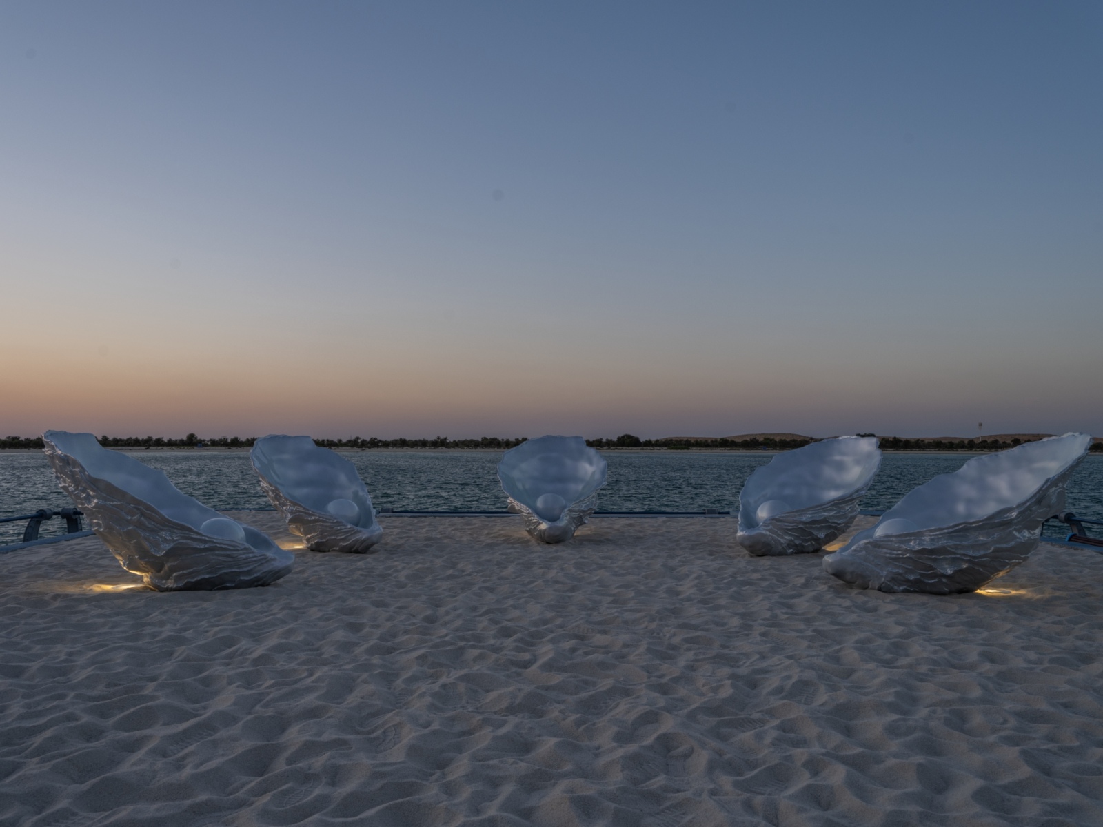 В Абу-Даби – впервые выставка Public Art