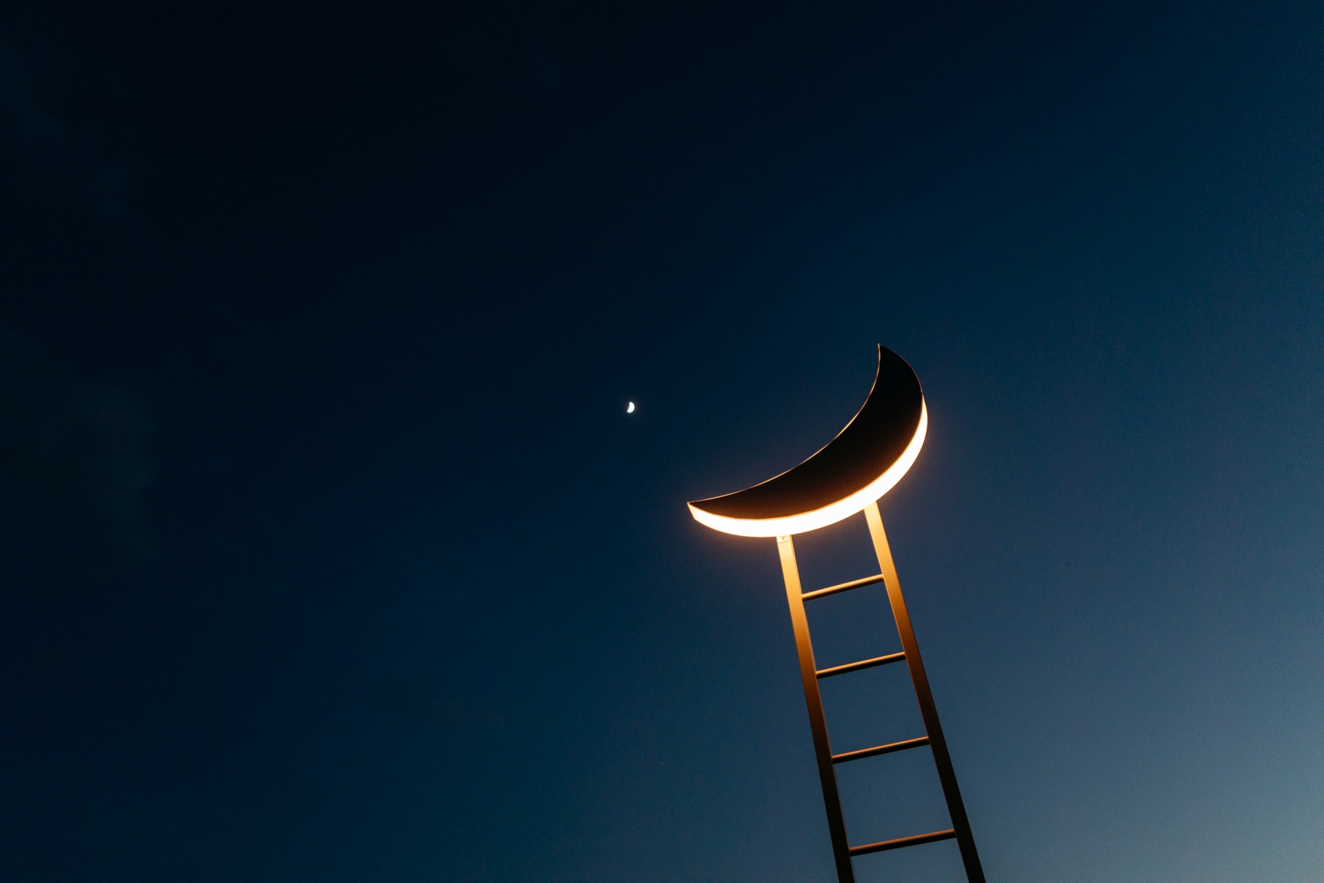 Суздаль: лестница на Луну