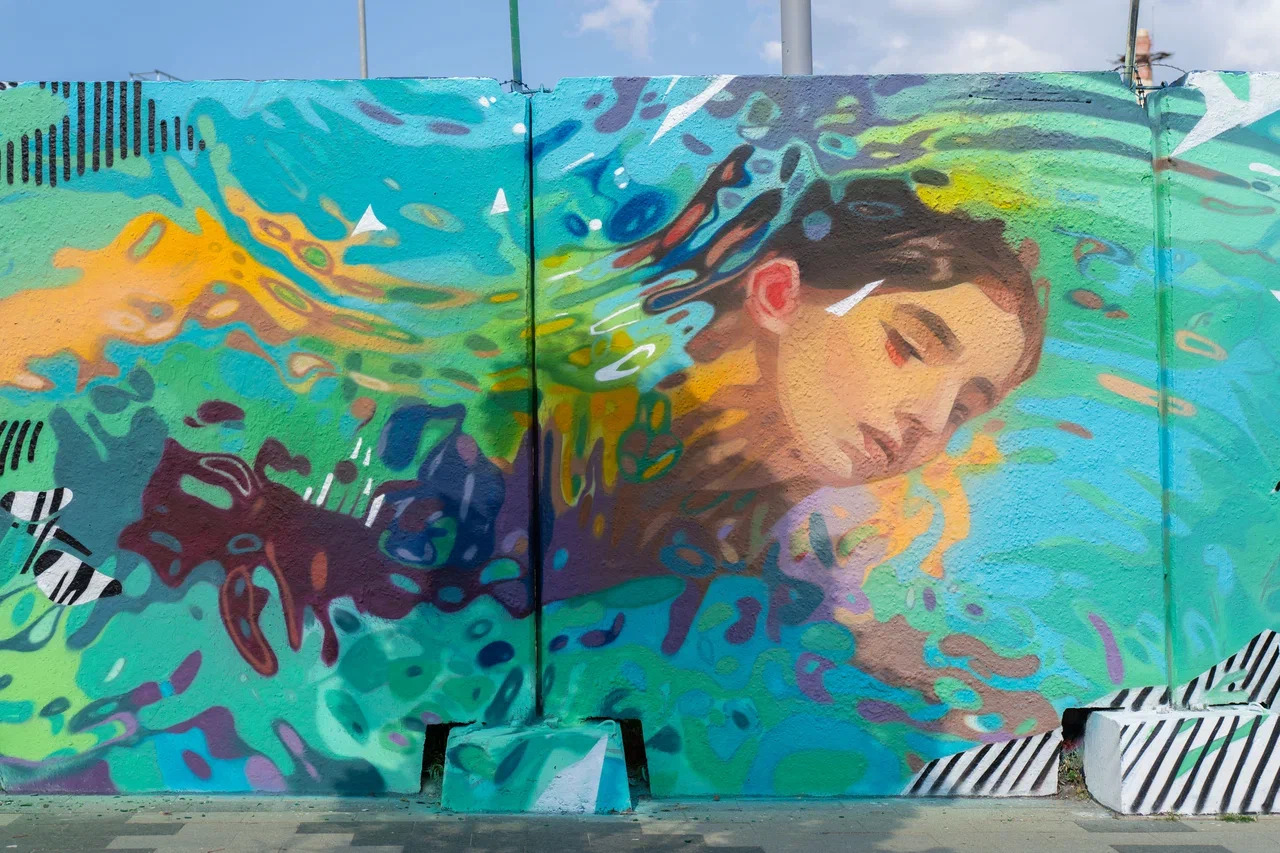 Открылась стрит-арт-выставка «Фигура речи»