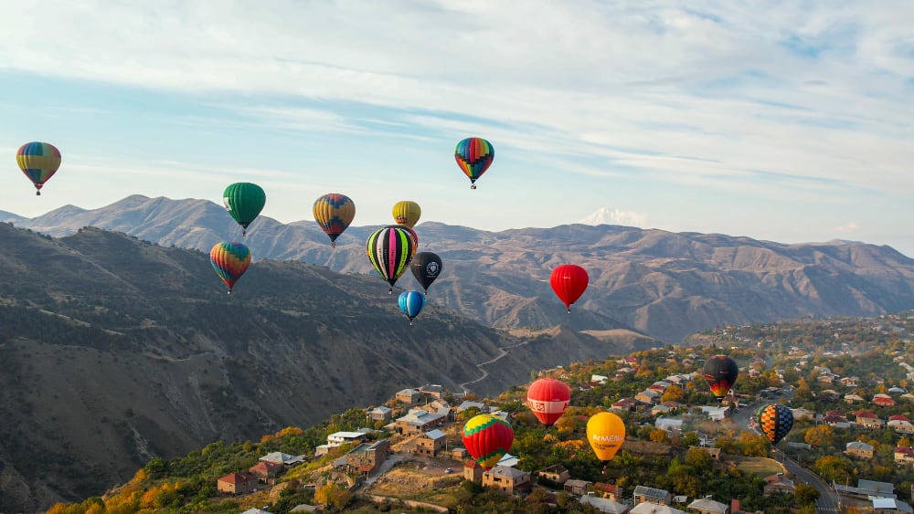 Осенью – в Армению