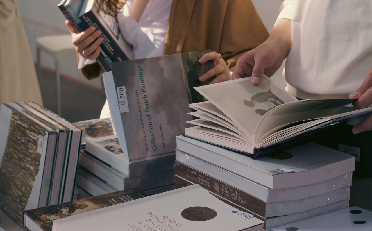 На колоннаде Пушкинского пройдет книжная ярмарка