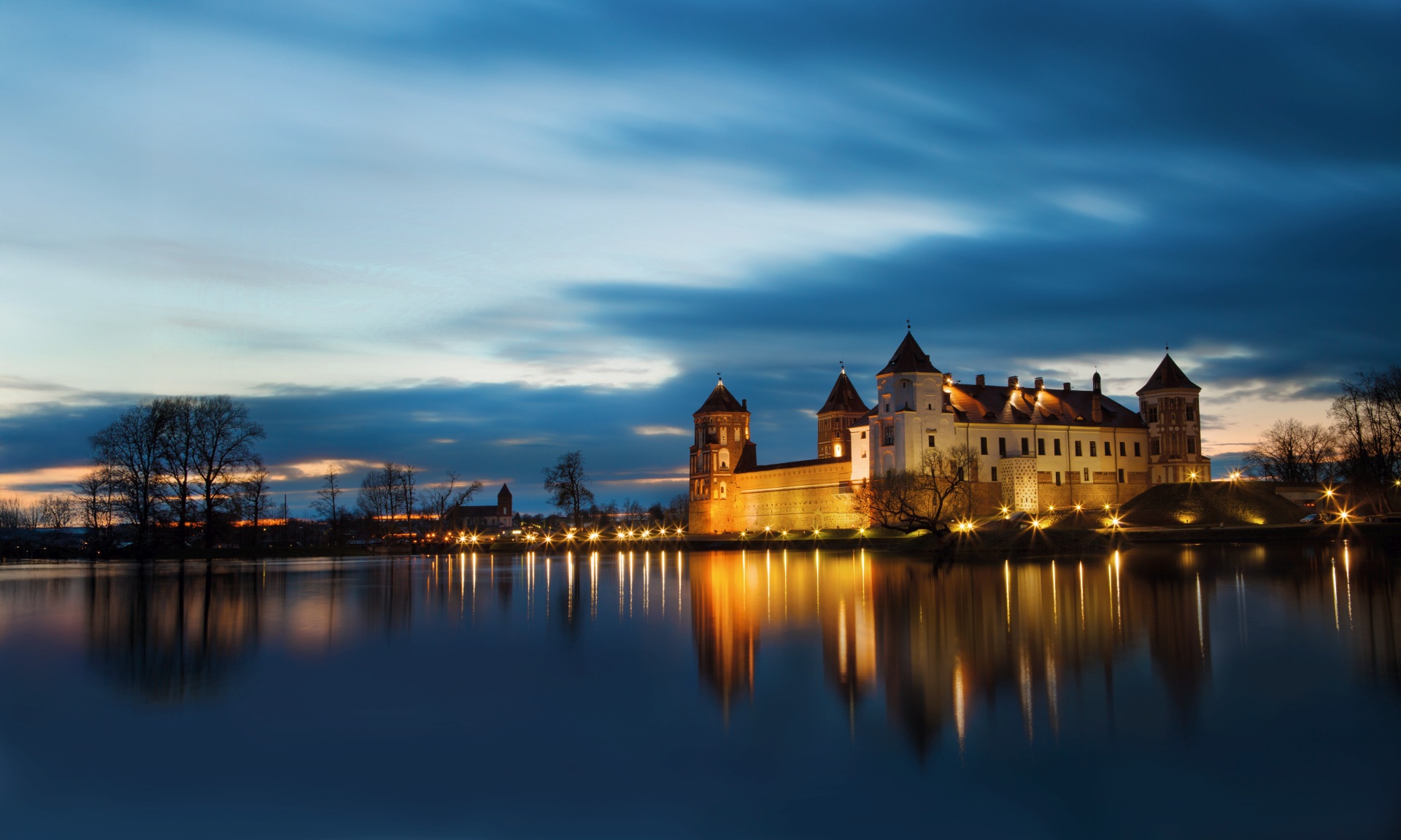 Замки Беларуси: вчера и сегодня