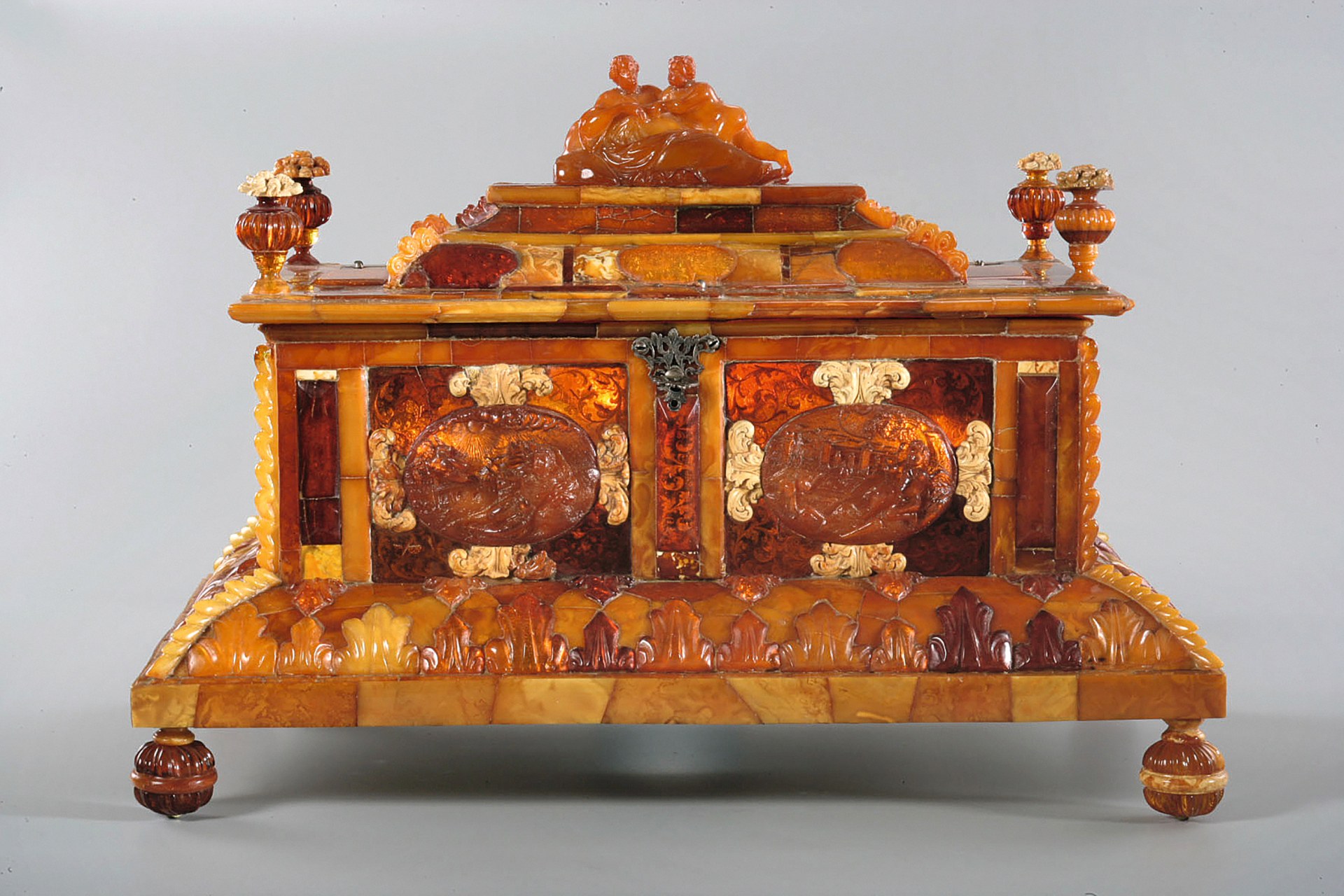 Янтарные реликвии